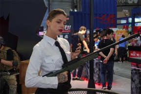 里昂训练开放日，赛后战术微调引欢呼，意甲在即，球探报告显示潜力的简单介绍