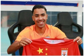 摩纳哥训练开放日；赛前绝杀压哨引欢呼；中超在即；年轻球员得到机会的简单介绍